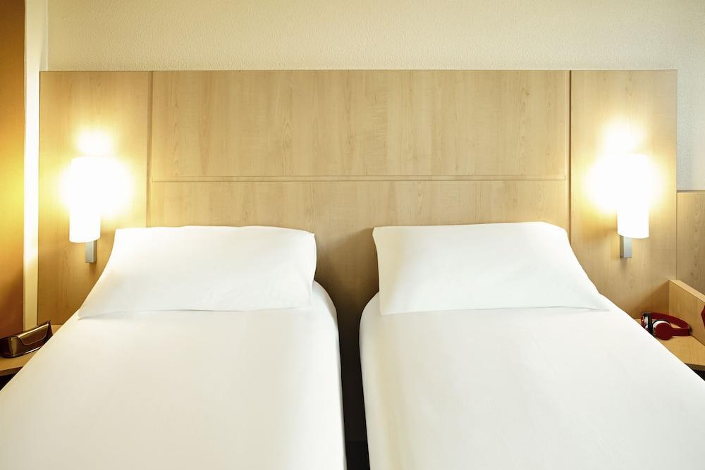 Hotel Ibis Golfe De Saint-Tropez Cogolin Exterior foto