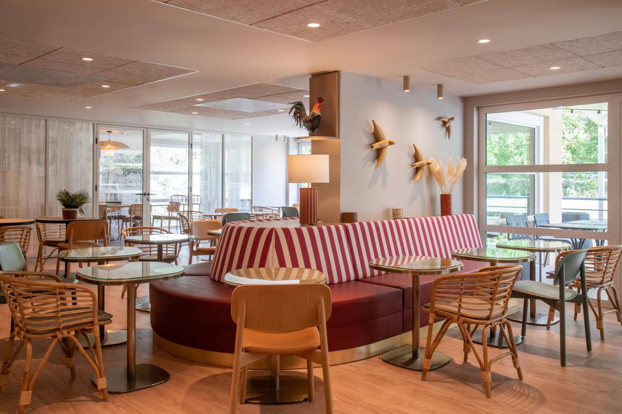 Hotel Ibis Golfe De Saint-Tropez Cogolin Exterior foto